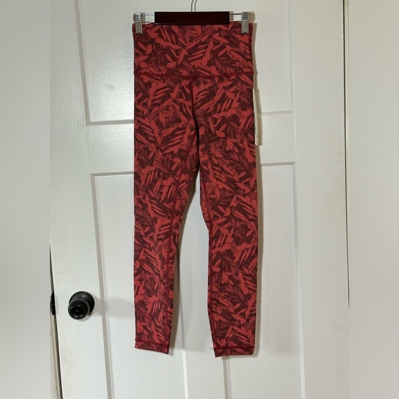 NWT Lululemon Wunder Under HR Tight 25" Spray Leaf Fireside Size 4 - Picture 7 of 10